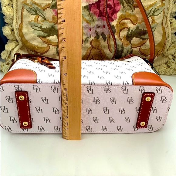 NWT - Dooney & Bourke Ecru Satchel - Picture 8 of 10
